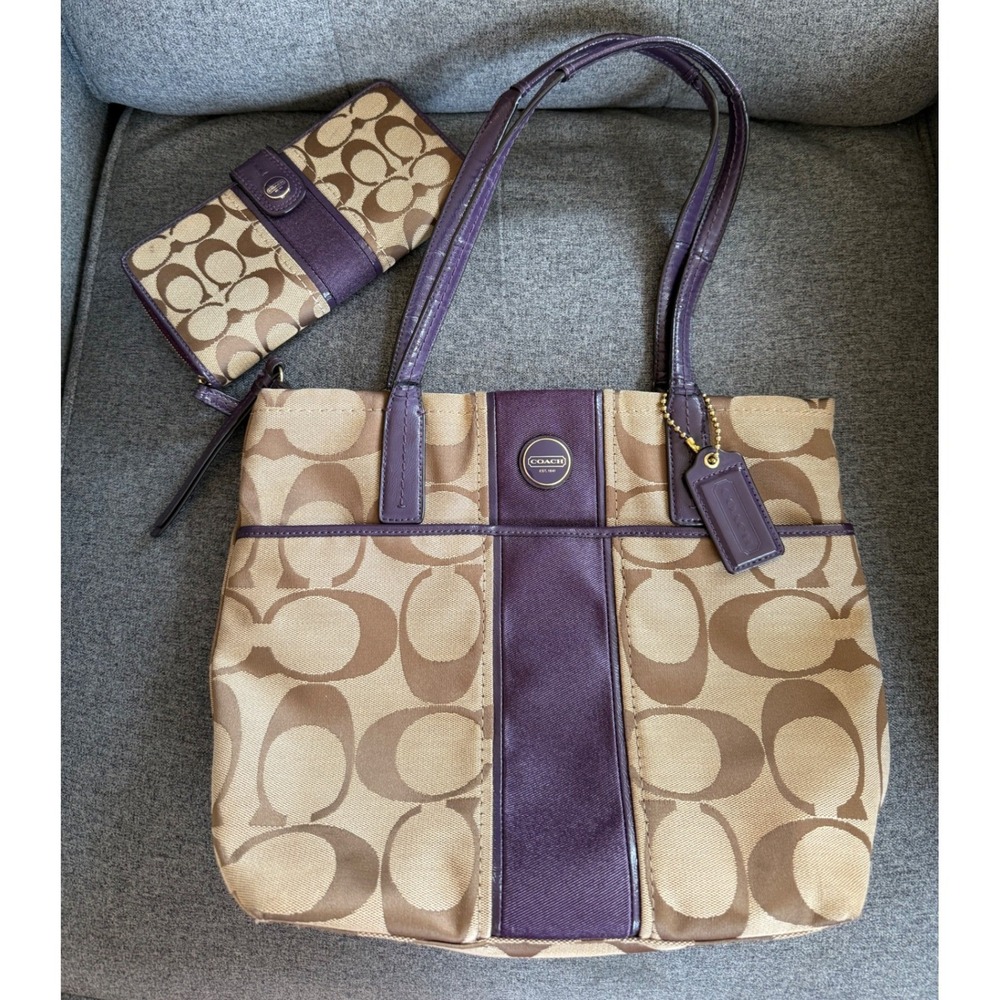 Coach‎ Signature Khaki jaquard  Purple Canvas Tote Bag & Wallet Set F25771  READ
